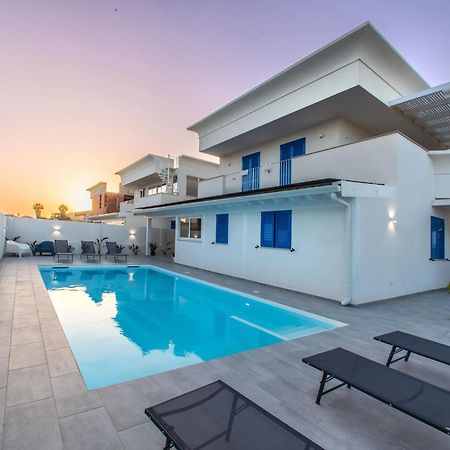 Onda Bianca Luxury Apartments レアルモンテ エクステリア 写真