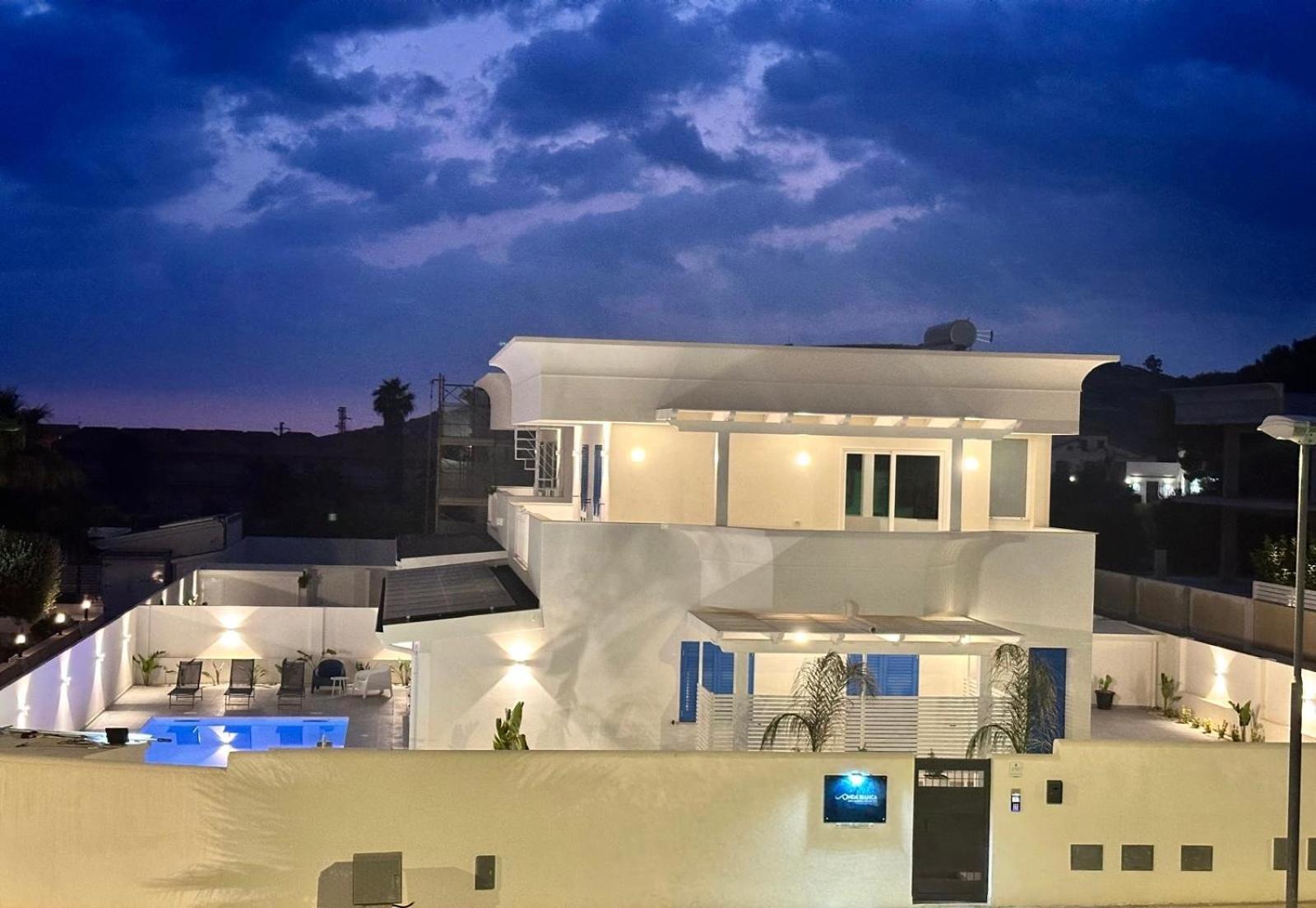 Onda Bianca Luxury Apartments レアルモンテ エクステリア 写真